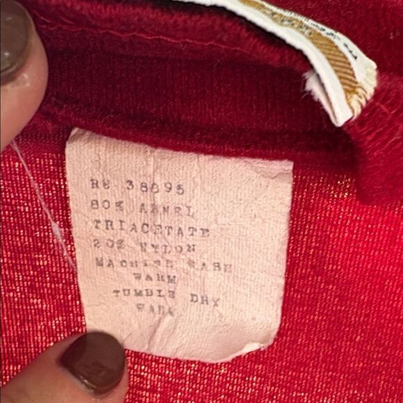 Luxurious Vintage Red Men's Robe - Picture 4 of 7